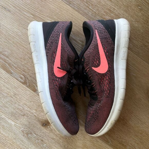 Nike Free Run Women’s Red Sneakers Size 8.5 - Picture 1 of 10